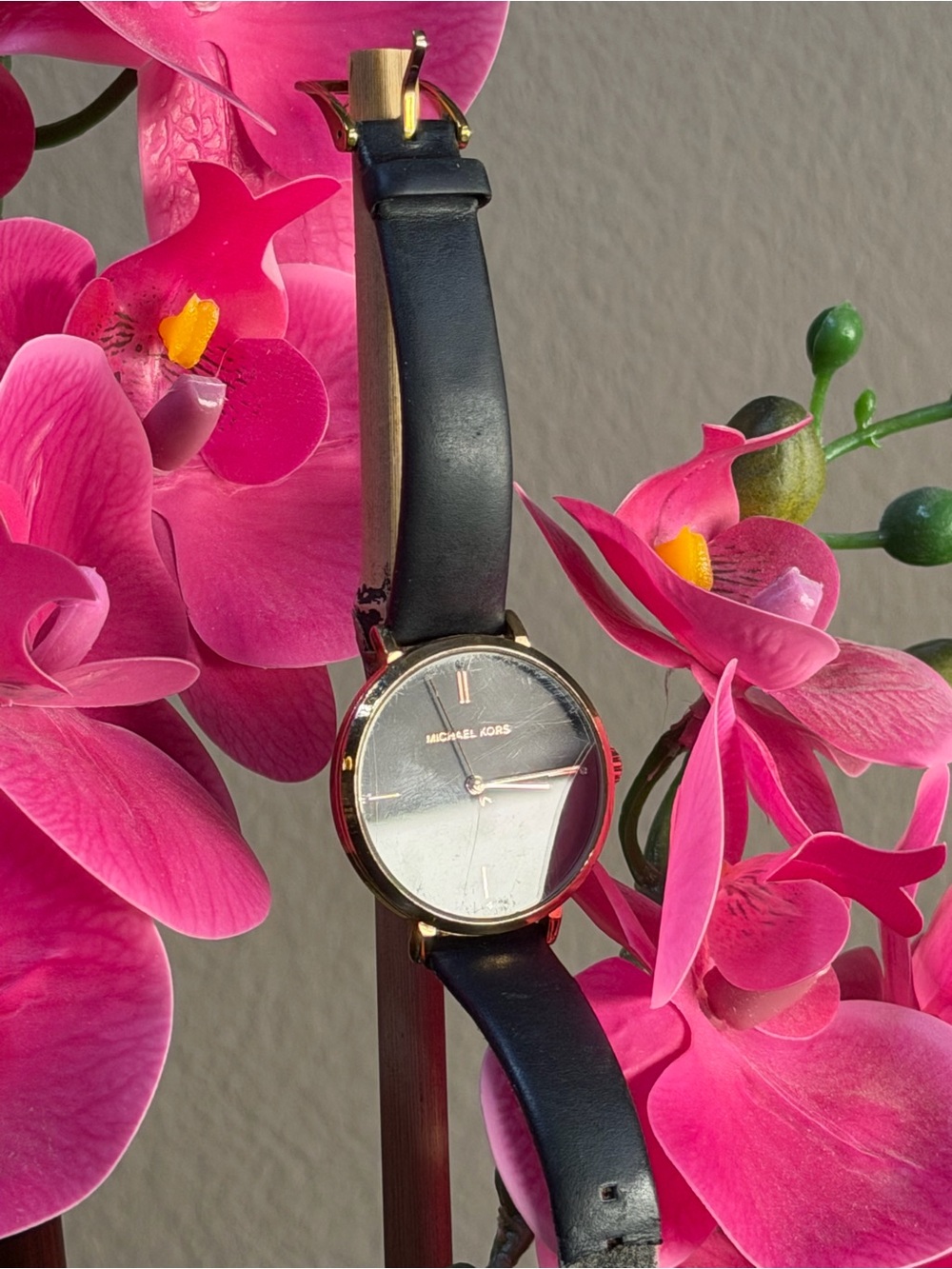 Michael Kors (needs battery/Repair) black